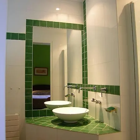 Very Nice 2 Bedroom With Its Sunny Terrace Apartment